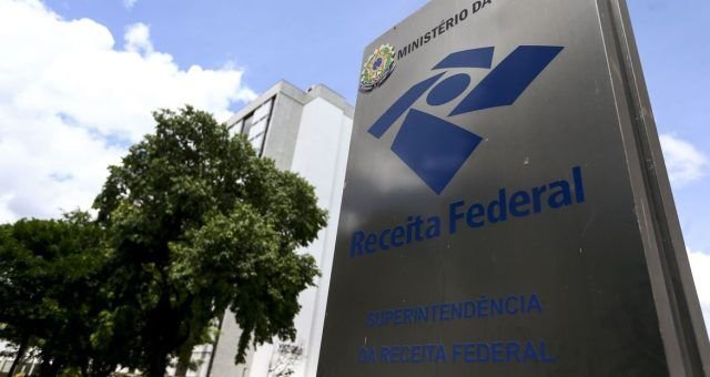 Receita paga nesta segunda maior lote de restituição do IR da história