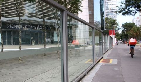 Comércio de SP na fase laranja terá opção de abrir por 4 dias úteis