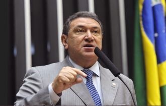 Deputado sugere prorrogação do auxílio emergencial a Paulo Guedes