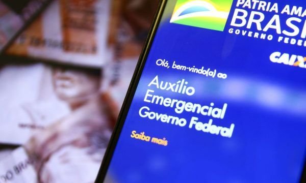 Auxílio emergencial vai variar de R$ 175 a R$ 375, diz Guedes