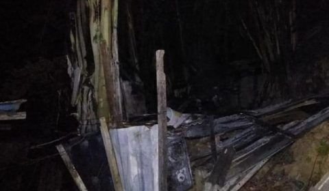 Mulher incendeia a casa para matar o filho, em Manaus