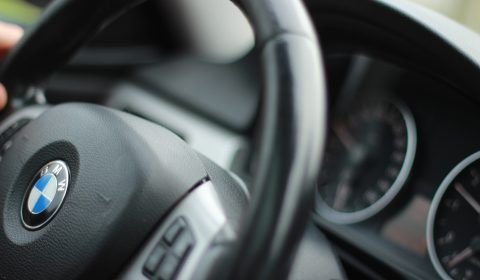 Antes de morrer, jovem encontrado em BMW enviou mensagem ao tio: ‘Reza por mim’