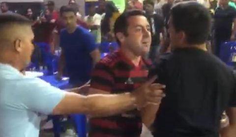 Segurança de Carlinhos Bessa é impedido de atirar contra multidão (Veja o vídeo)