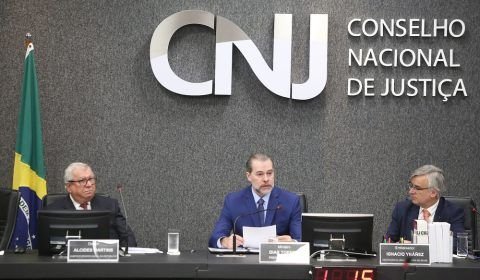 Fora da reforma administrativa, juízes têm 36% da remuneração em extras salariais