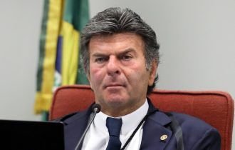 Fux defende anulação de ação contra Bolsonaro e aliados por 'incompetência do STF