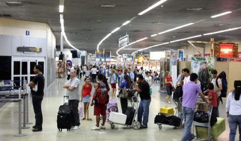 Manifestante querem fechar aeroporto Eduardo Gomes
