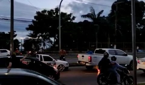 Urgente | Vídeo mostra segurança de Wilson Lima atirando em manifestante e fugindo