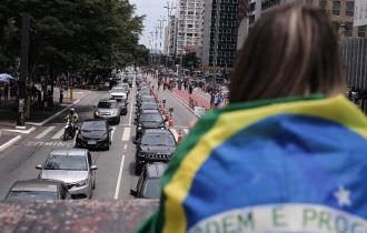 Após carreata da esquerda, direita protesta contra Bolsonaro