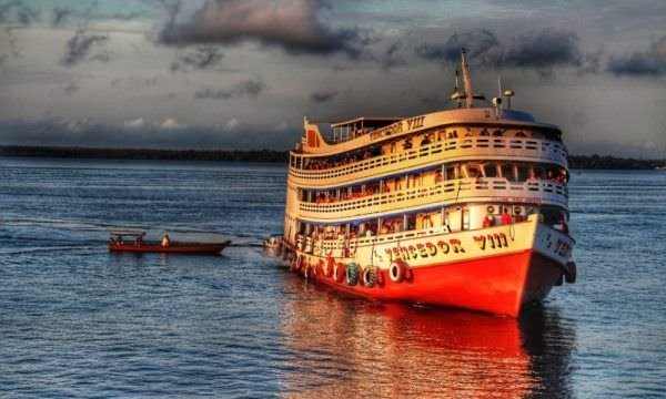 URGENTE: Defensoria pede suspensão de viagens de barco no Amazonas