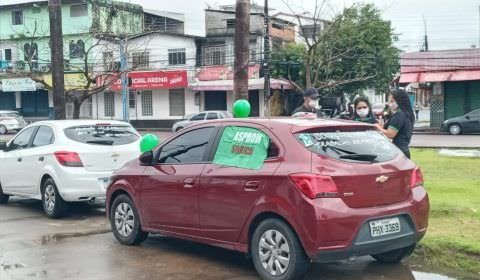 Professores fazem carreata pedindo diálogo com governador do Amazonas