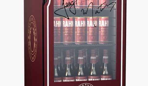 Promoção da Brahma em Manaus sorteia geladeira autografada por Jorge e Mateus
