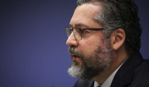 Governo Bolsonaro perdeu “alma e ideal”, diz ex-ministro Ernesto Araújo