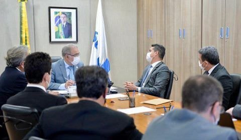 David Almeida assegura recursos para Manaus junto ao Ministério da Saúde