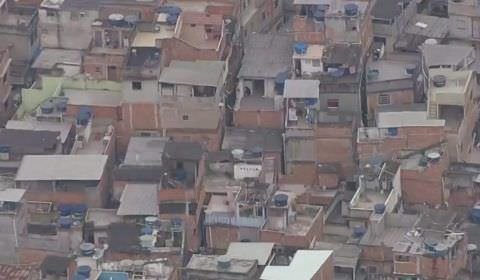 Operação no Jacarezinho deixa 25 mortos; passageiros são feridos no metrô