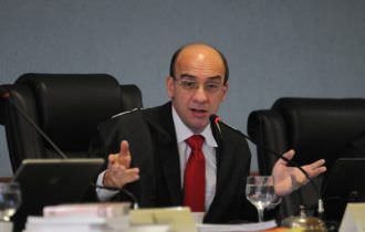 TCE-AM suspende licitação para construção de muro de contenção em Tefé