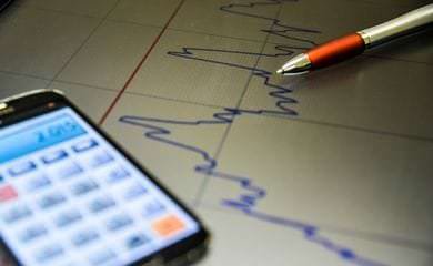 Mercado financeiro aumenta previsão de crescimento da economia