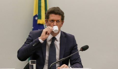 Ricardo Salles e Ministério do Meio Ambiente são alvos de busca e apreensão da PF