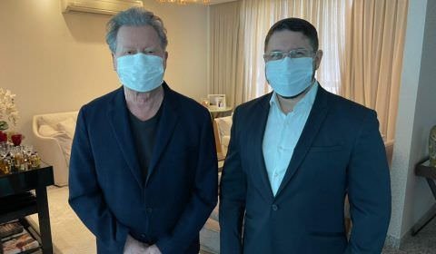 Vice-governador Carlos Almeida se filia ao PSDB de Arthur Neto 