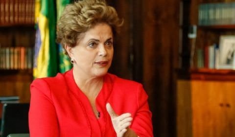 Após mal-estar, ex-presidente Dilma passa por exames em hospital de Porto Alegre