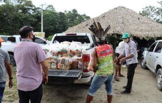 Aldeias indígenas recebem ajuda humanitária do Governo do Amazonas, por meio da FEI