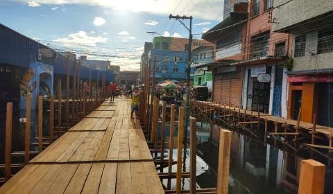 Cheia do Rio Negro atinge nível histórico de 2012