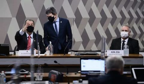 Randolfe Rodrigues pede que presidente da CBF deponha na CPI da Pandemia