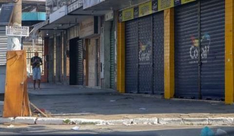 Traficantes mandam cancelar ‘Baile da China’ e fechar comércio após morte de ‘Pivete’