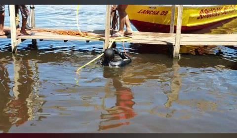 Bombeiros buscam corpo de homem que teria levado vários tiros em Itacoatiara