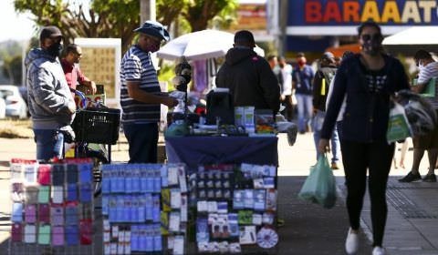 Inflação fica em 0,83% em maio, maior alta para o mês em 25 anos