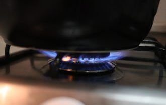 Preço do gás de cozinha tem nova alta nas distribuidoras a partir desta segunda