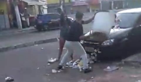 Mulher é agredida após esculachar homem ‘teu P. é pequeno