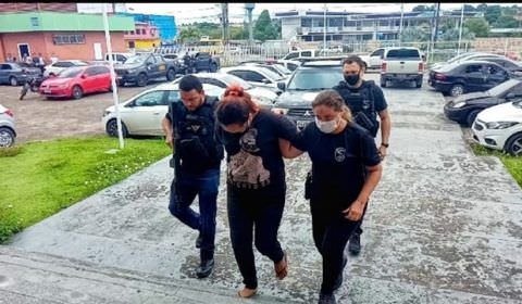 Mulher é presa por mandar assassinar mãe em Manaus: ‘era para ser com tiro