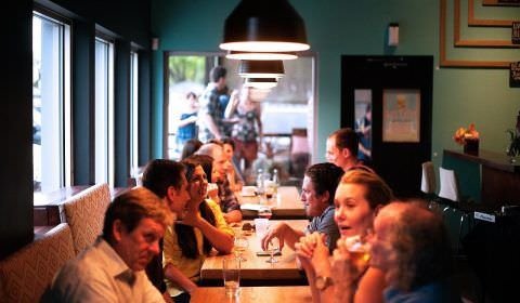 Vendas nos restaurantes do Amazonas caem 47,6% em abril, mostra índice Fipe e Alelo