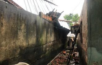 Forte temporal em Manaus destelha casas no Mauazinho e São José 1