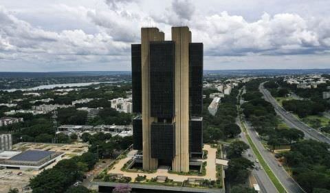 Previsão do mercado financeiro para crescimento do PIB sobe para 5,05%