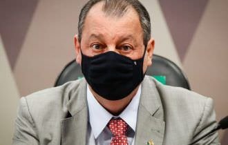 Omar ameaça Fausto Junior de prisão após ficar irritado com ‘Maus Caminhos