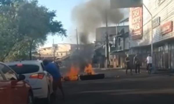 Manaus registra 48h de terror, após incêndio de ônibus, bandidos queimam tratores da Prefeitura