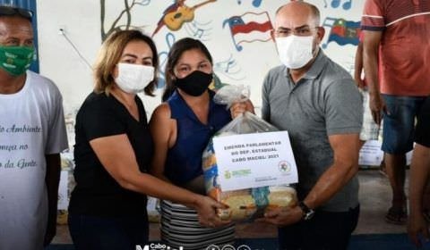 Comitê encaminha denúncia contra deputados que distribuíram rancho social com suas fotografias impressas