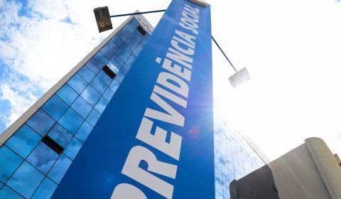 INSS inicia pagamento de segunda parcela do 13º salário a aposentados