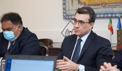 Brasil quer reforçar papel na CPLP, diz chanceler em visita a Portugal