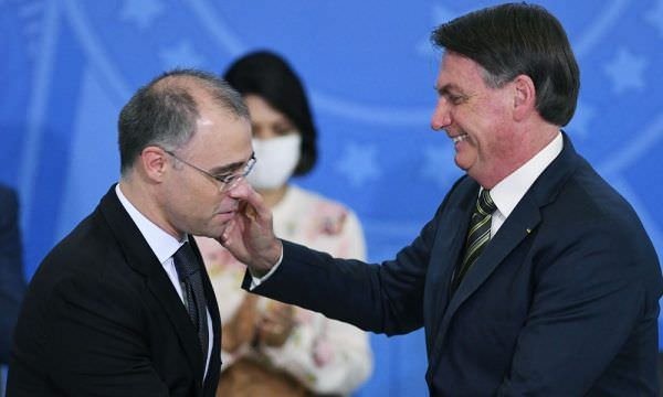 Bolsonaro diz a ministros que André Mendonça será o indicado ao STF
