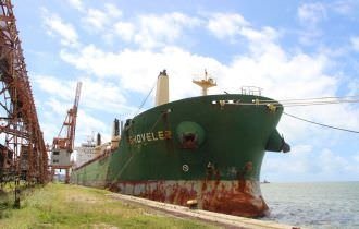 Tripulantes de navio atracado em Recife testam positivo para covid-19