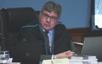 Conselheiro-substituto do TCE-AM suspende processo licitatório do Hospital 28 de Agosto