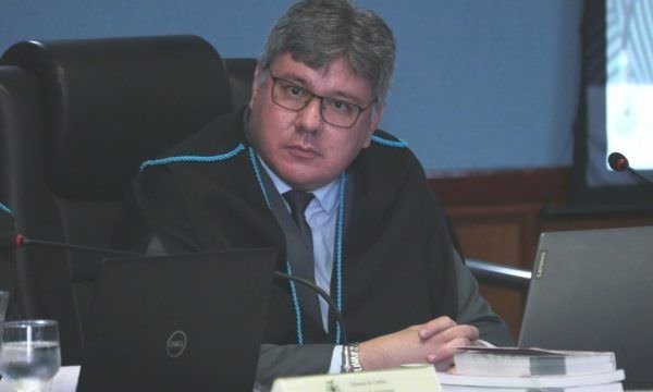 Conselheiro-substituto do TCE-AM suspende processo licitatório do Hospital 28 de Agosto