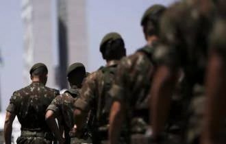 Entenda a PEC que pode barrar militares em cargos do governo