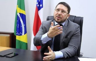 Carlos Almeida frauda documento e exonera Bonates