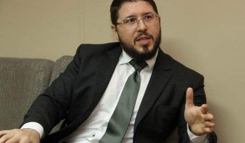 Vice diz que processará governador do AM e diretor da Imprensa Oficial por sustar exoneração