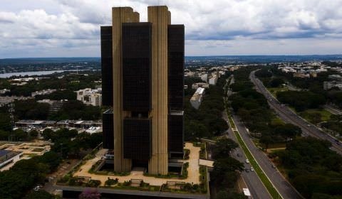 Mercado financeiro eleva projeção da inflação para 6,56%