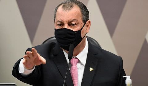 Mayra Pinheiro pede indenização de R$ 100 mil a Omar Aziz por danos morais