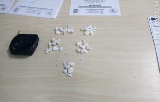 Casal é flagrado com drogas e dinheiro em Manaus